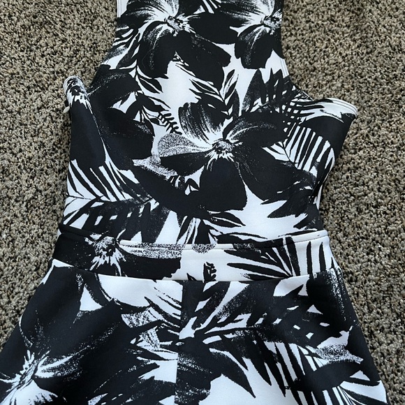 Abercrombie & Fitch halter dress - Picture 5 of 5